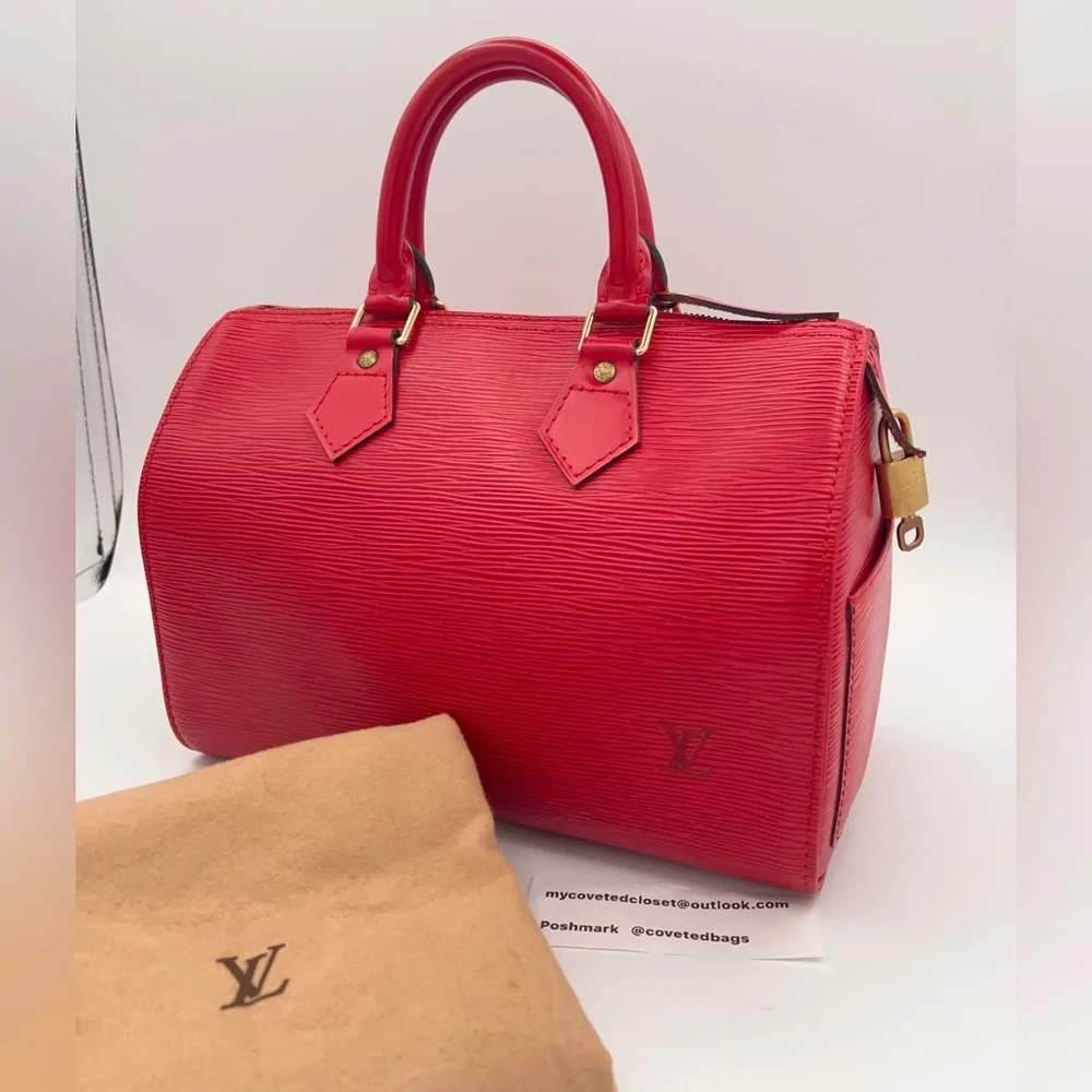 LV Epi Red Speedy in Beautful Condition w/LV dust bag and Entrupy COA!😍🌹